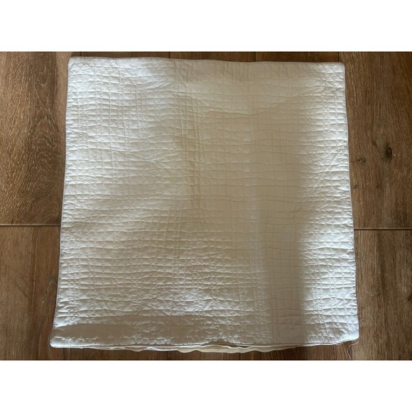 Hugo Boss Pillow Sham 26x26" Luxe Ivory Quilted Euro 100% Cotton Silk Border - Picture 1 of 6